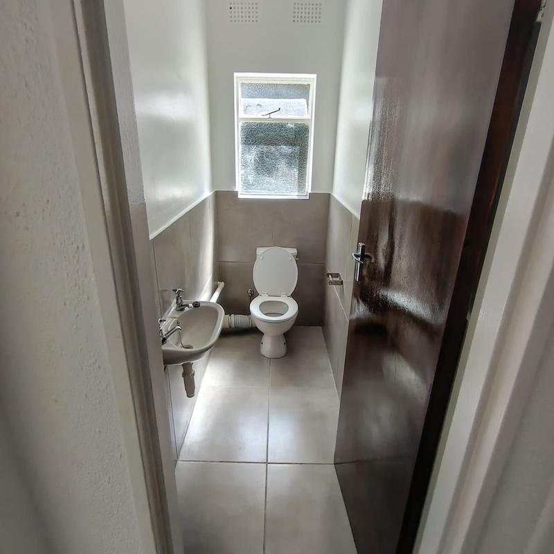To Let 2 Bedroom Property for Rent in Wynberg Western Cape